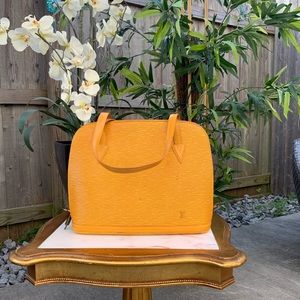 💯 auth LOUIS VUITTON Epi Lussac Bag 💛